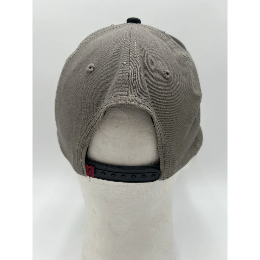 Oakley Gray Black Ellipse Logo Snapback Baseball‎ Cap Hat One Size Adjustable